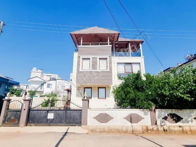 Döşemealtı Nebiler'de Müstakil 320 M² Arsa İçinde 7+1 Satılık