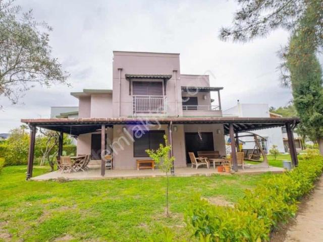 Döşemealtı Nebilerde 250 M² Satılık Lüks Villa