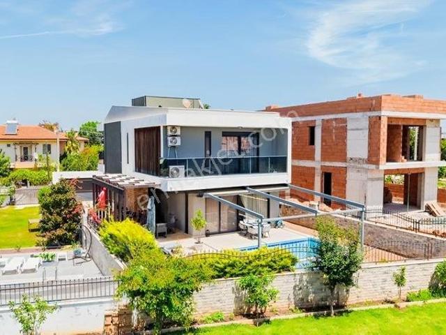 Döşemealtı Tomalar'da 4+1 Lüx Eşyalı Havuzlu Müstakil Villa