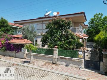 Döşemealtı Yalınlıda Fırsat Havuzlu Bahçeli 2 Katlı Villa