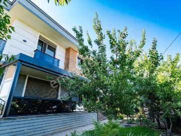 Döşemealtı Yeşilbayır'da Merkezi Konumda İkiz 3+1 Villa Fırsatı