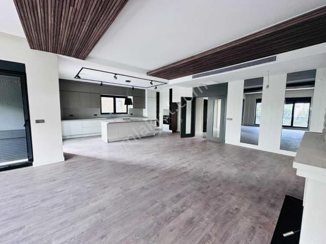 Döşemealtı Yeşilbayır'da 4+1 Satılık Müstakil Lüks Villa