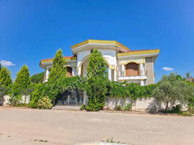 Döşemealtı Yeşilbayır'da 6+2 Müstakil Lüks Satılık Köşe Villa