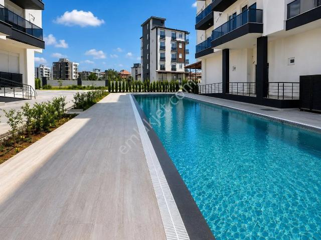 Döşemealtı Yeniköy'de Havuzlu Site İçerisinde Sıfır 2+1 Kiralık Daire