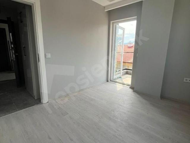 DÖŞEMEALTI BAHÇEYAKADA SATILIK 1+1 DAİRE