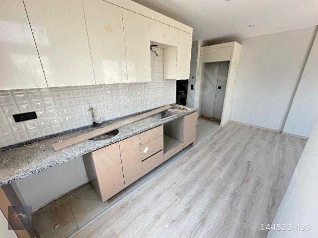 DÖŞEMEALTI SATILIK 1+1 KATTA KÖŞE PARSEL KÖŞE DAİRE TABELA DEĞERİ YÜKSEK
