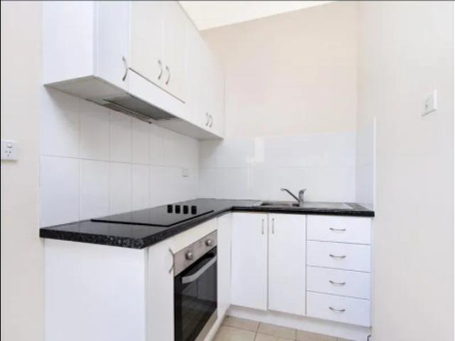 Do not miss this opportunity to lease this neat & tidy one bedroom unit!