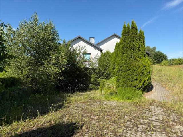 Do sprzedania nieruchomość 219 m² w Ociesękach z potencjałem inwestycyjnym