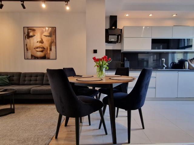 Do sprzedania nowoczesne 3 pokojowe mieszkanie 69 m² w Komorowie