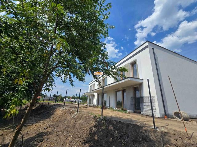 Do sprzedania nowoczesny apartament z prywatnym ogrodem w Krakowie