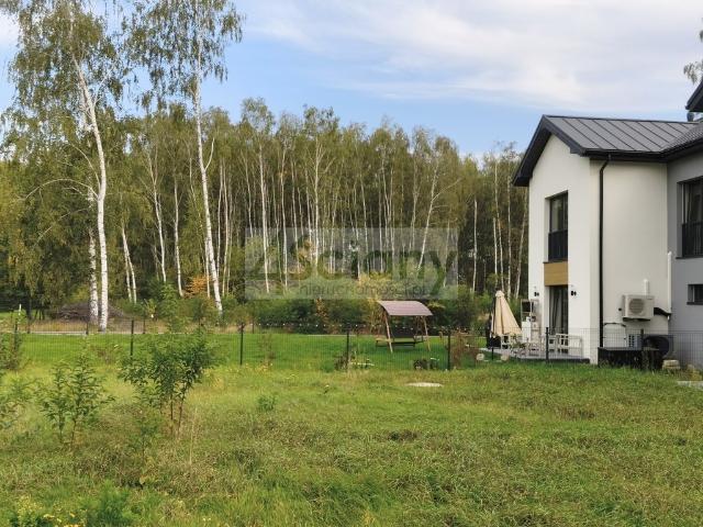 Do sprzedania nowoczesny dom bliźniaczy 115,7 m² z ogrodem