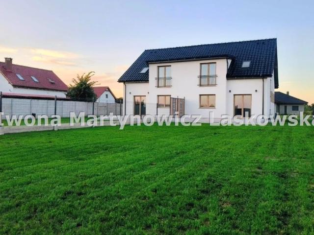 Do sprzedania nowoczesny dom bliźniak 127 m² z pompą ciepła