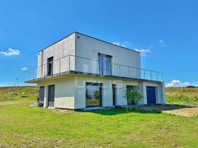 Do sprzedania nowoczesny dom 146 m² z dużą działką 2277 m² w Rywałdzie