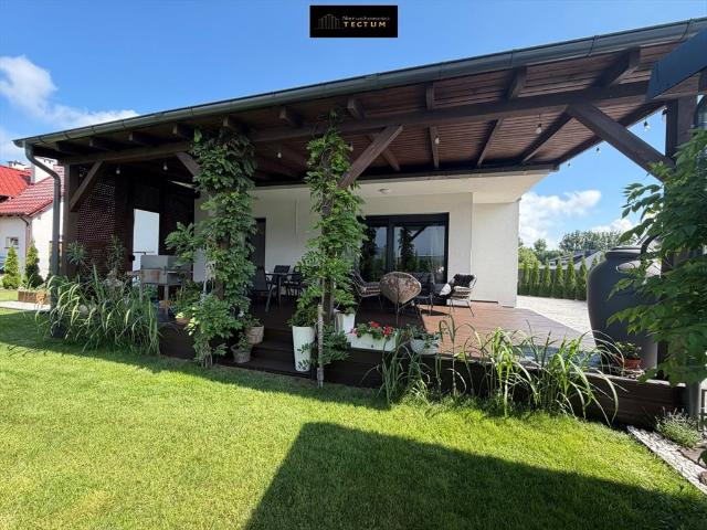 Do sprzedania nowoczesny dom 146 m² z pięknym ogrodem w Skokach