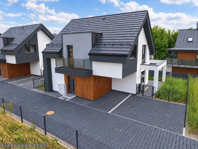 Do sprzedania nowoczesny dom 153 m² w Zielonkach z tarasem i garażem