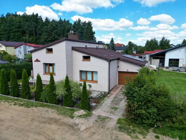 Do sprzedania nowoczesny dom 116 m² z dużą działką 900 m² w Dębnicy Kaszubskiej