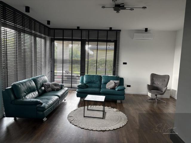 Do sprzedania nowoczesny dom 250 m² z garażem i tarasem