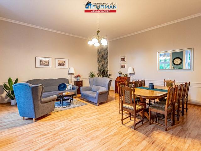 Do sprzedania dwupoziomowe mieszkanie 187 m² z dużą działką w Dębówku