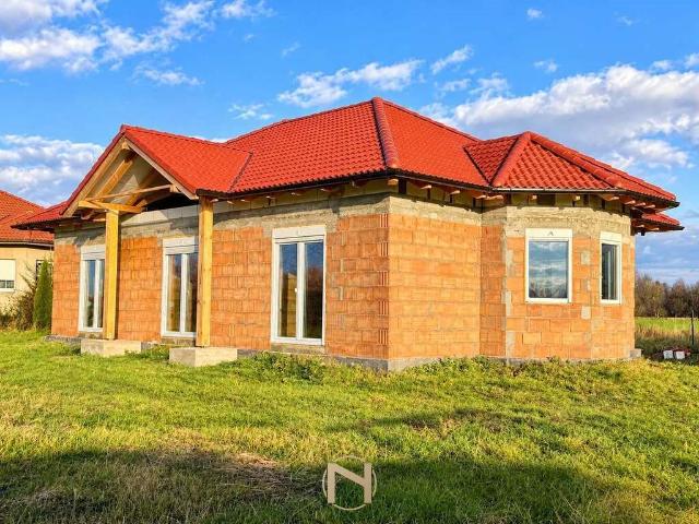 Do sprzedania dom 101 m² w spokojnej dzielnicy Karnin