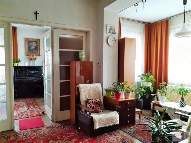 Do sprzedania dom 146 m² z garażami w Łodzi