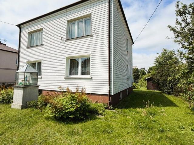 Do sprzedania dom 150 m² z 2 kuchniami i ogrodem w Mońkach