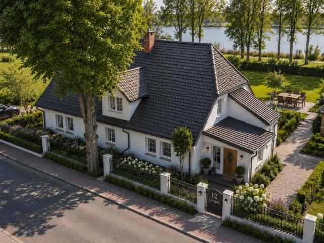 Do sprzedania dom 160 m² z widokiem na jezioro w Kórniku