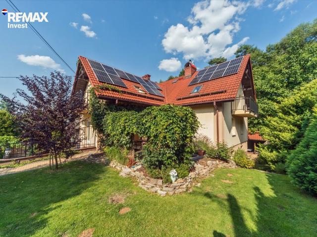 Do sprzedania dom 270 m² z przestrzenią biznesową i ogrodem