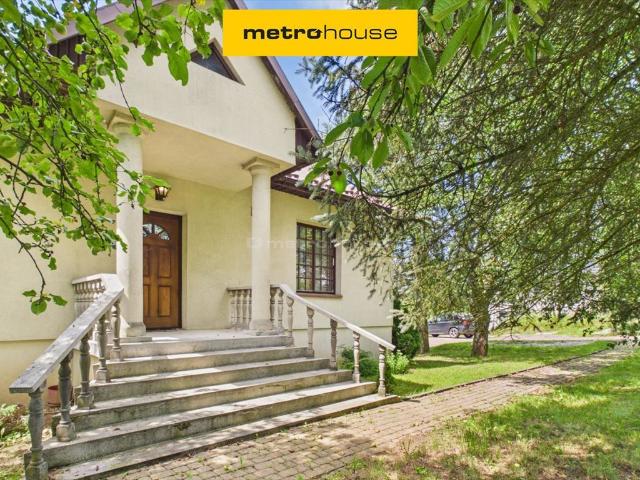 Do sprzedania dom w stylu dworkowym 264 m² na 37 arach w Brzoskwini