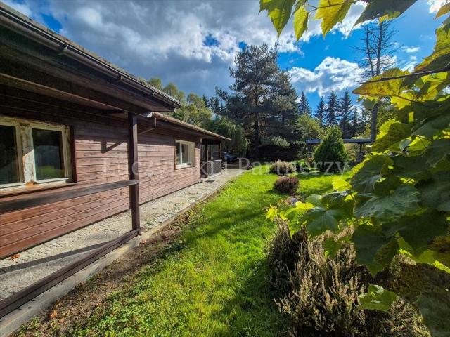 Do sprzedania dom z dużą działką 9025 m² w Mysłakowicach
