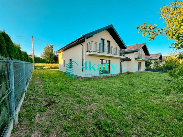 Do sprzedania dom bliźniak 182 m² z garażem w Krakowie