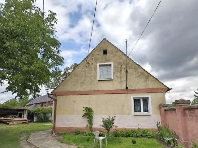Do sprzedania dom dwurodzinny 110 m² z ogrodem i budynkiem gospodarczym