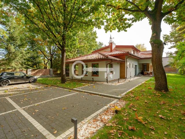 Do sprzedania elegancki dom 260 m² w Warszawie Wawer