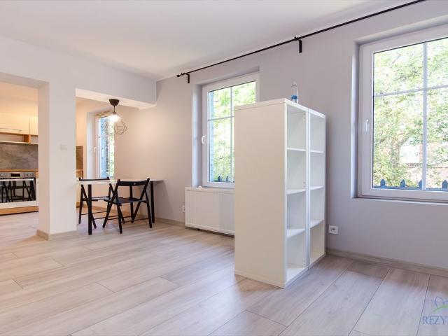 Polecam funkcjonalne 29 m² mieszkanie z piwnicą w Katowicach
