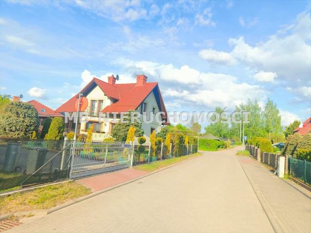 Do sprzedania funkcjonalny dom 180 m² z garażem w Olsztynku
