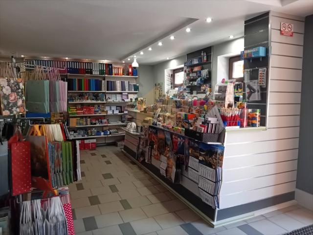 Do sprzedania funkcjonalny lokal usługowy 77 m² w Żarowie
