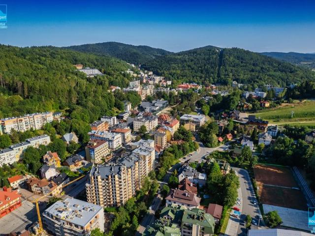 Polecam funkcjonujący ośrodek wypoczynkowy 1467 m² w Krynicy Zdroju