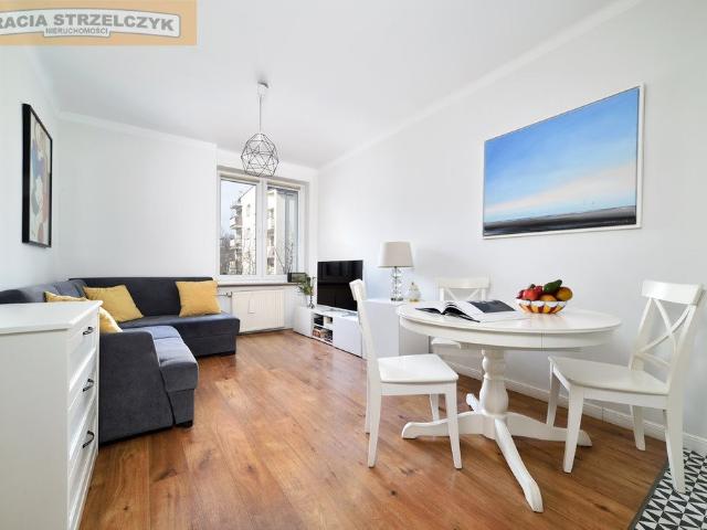Do sprzedania jasne 2 pokojowe mieszkanie 33,7 m² w Mokotowie