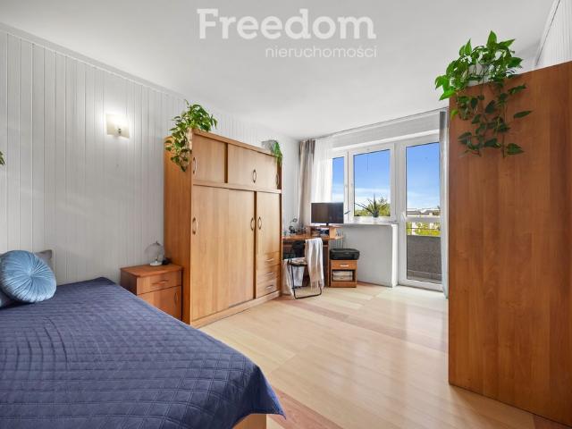 Do sprzedania jasne 2 pokojowe mieszkanie 34,3 m² z balkonem w Warszawie