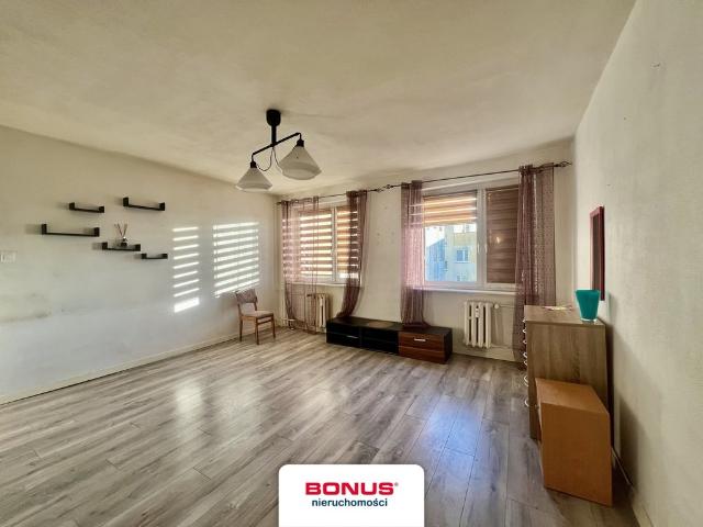 Do sprzedania jasne 42 m² mieszkanie z komórką w Szczecinie