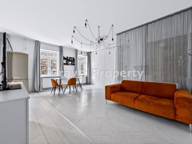 Jasne 42 m² w kamienicy na Pradze Północ polecam