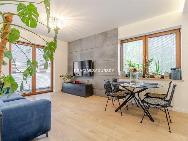 3 pokojowe mieszkanie 54 m² z dużym balkonem i garażem polecam!