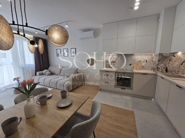 Do sprzedania komfortowe 2 pokojowe mieszkanie 45 m² z balkonem w Krakowie
