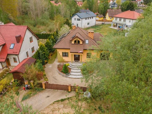 Do sprzedania komfortowy dom 183 m² z garażem w Olsztynie