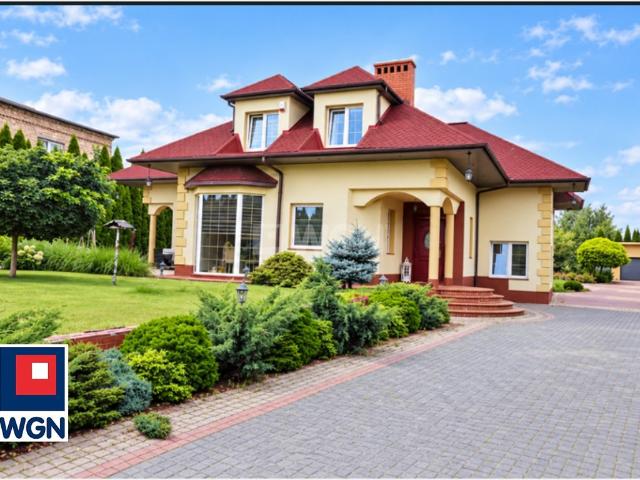 Do sprzedania komfortowy dom 190 m² z piękną działką 2607 m² w Korwinowie