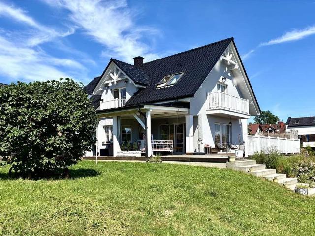 Do sprzedania komfortowy dom 232 m² z ogrodem w Myślenicach