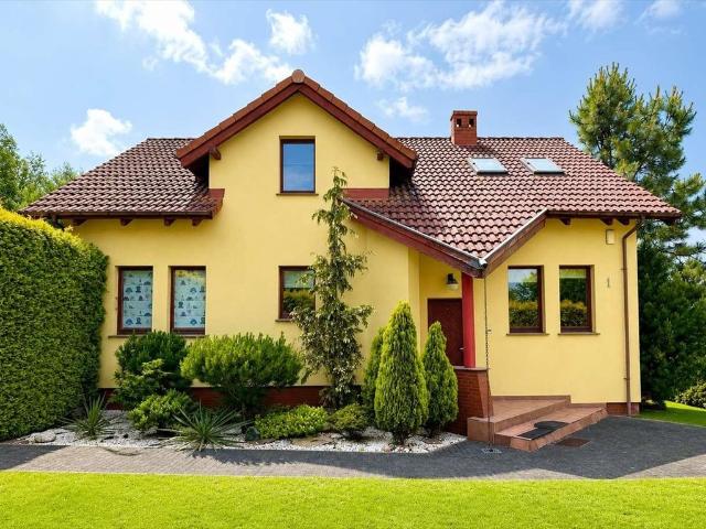 Do sprzedania luksusowy dom 220 m² w Chybach, z ogrodem 800 m²