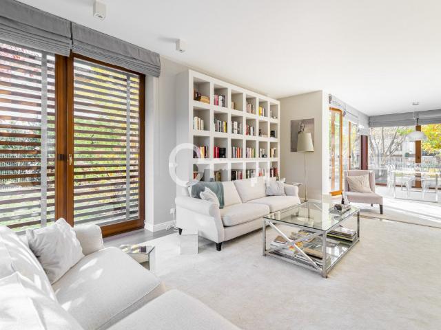 Luksusowy dom 261 m² z panoramicznymi oknami zapraszam