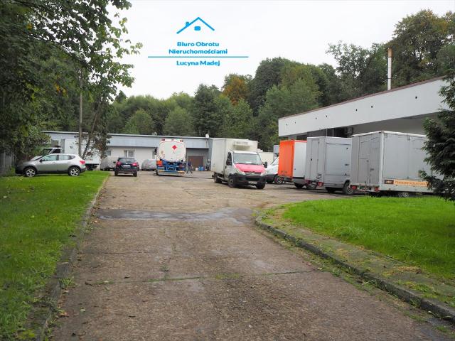 Do sprzedania przestronny obiekt komercyjny 1850 m² w Ślemieniu