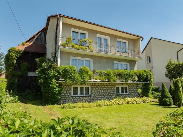 Do sprzedania przestronny dom 124 m² w Maniowach z potencjałem turystycznym