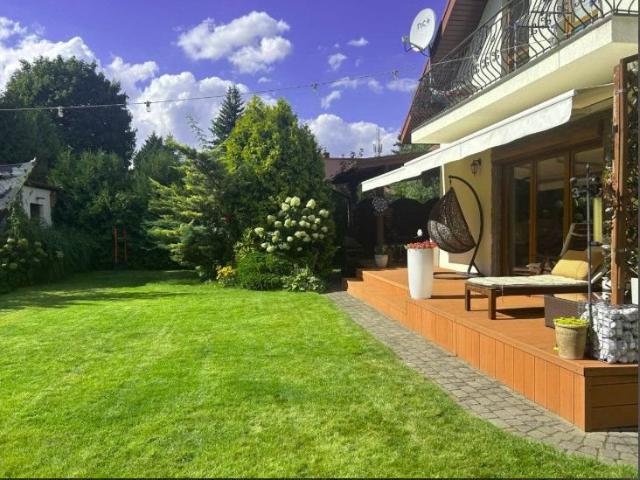 Do sprzedania przestronny dom 150 m² w Konstancinie Jeziornie